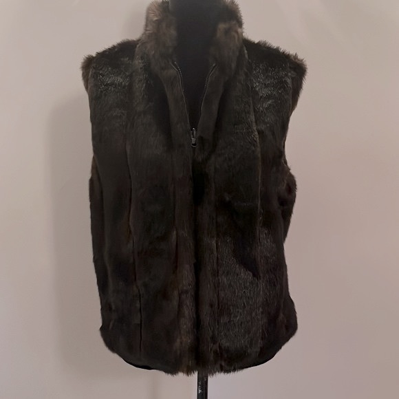 Gorgeous Brown Faux Fur Reversible Vest - Picture 4 of 12